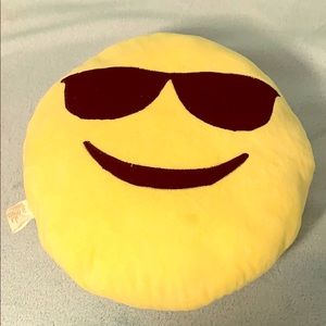 😎 Emoji pillow